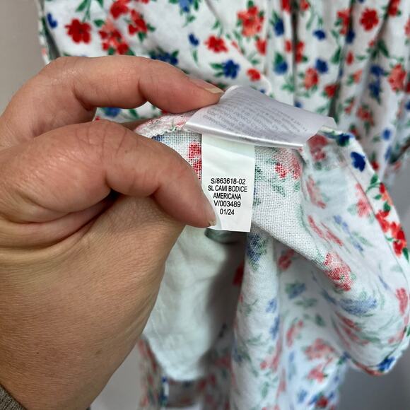 Old Navy White Floral Romper Summer Cottagecore Coastal M - Picture 5 of 8